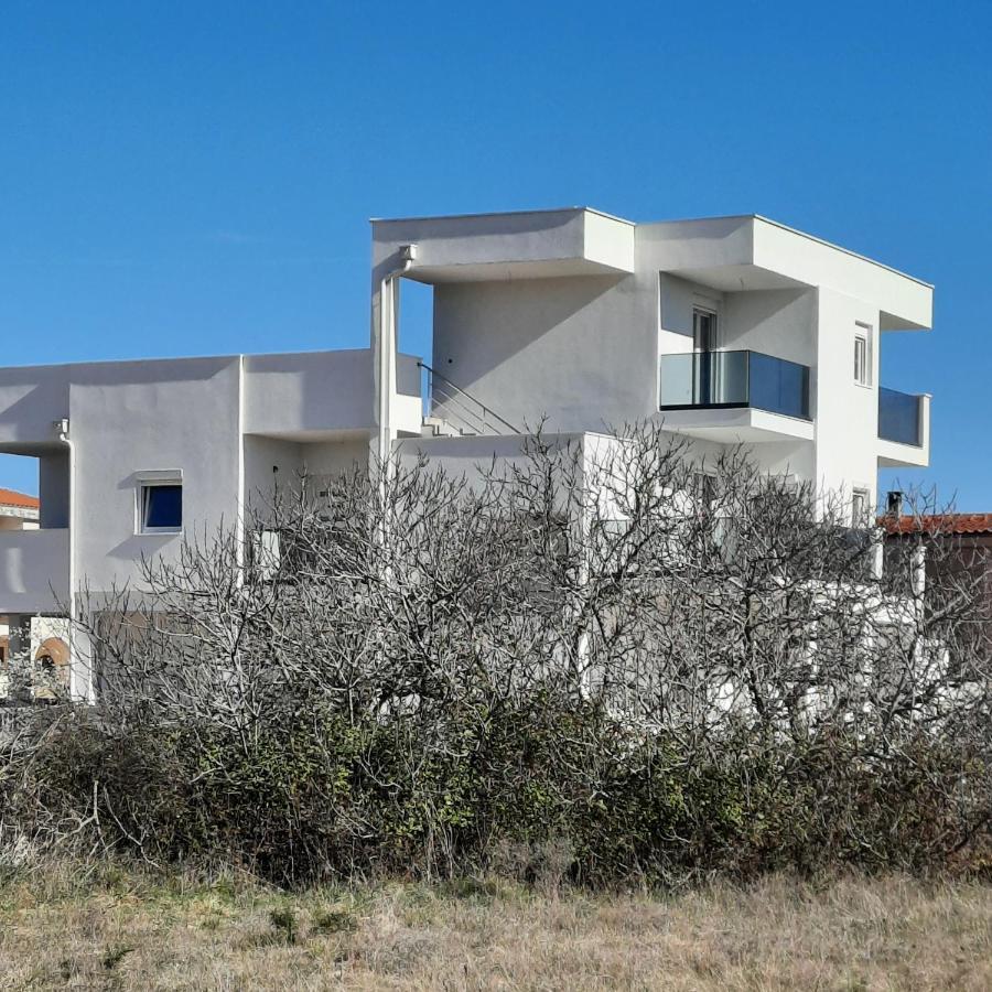 Apartments Matkovic Vir Exterior foto