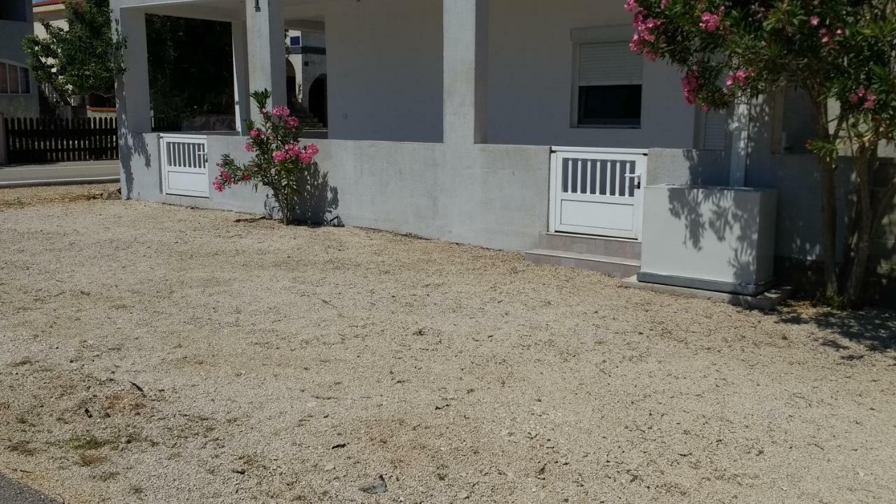 Apartments Matkovic Vir Exterior foto