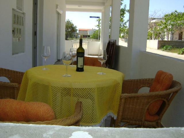 Apartments Matkovic Vir Exterior foto